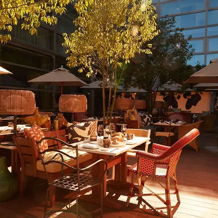 Mondrian Les Carmes Szálloda 5*